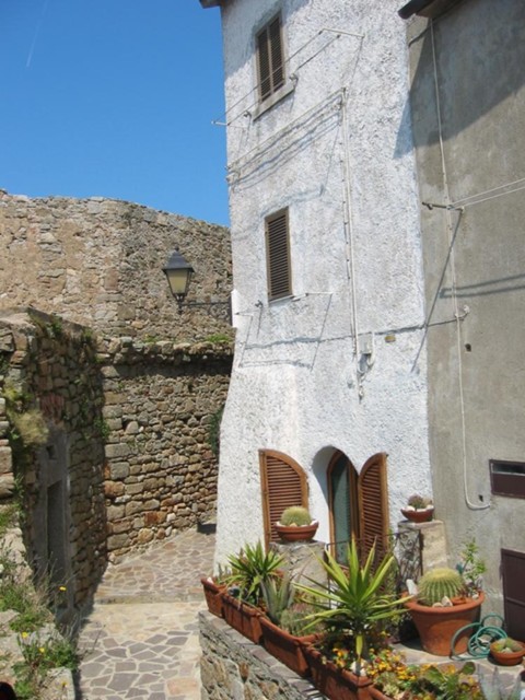 k2003_ms_0050.jpg_ix.med.jpg
