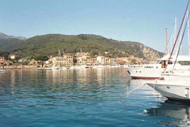 k2003_pg_0026.jpg_ix.med.jpg