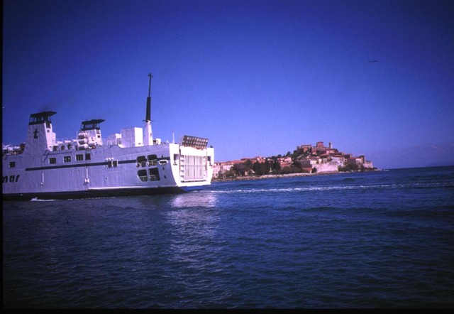 k2003_rh_0013.jpg_ix.med.jpg