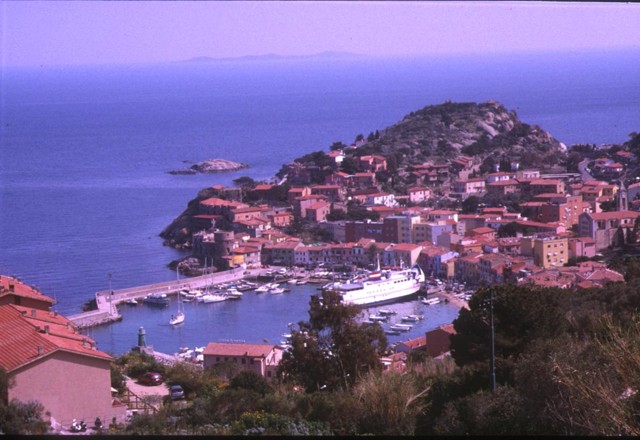 k2003_rh_0031.jpg_ix.med.jpg