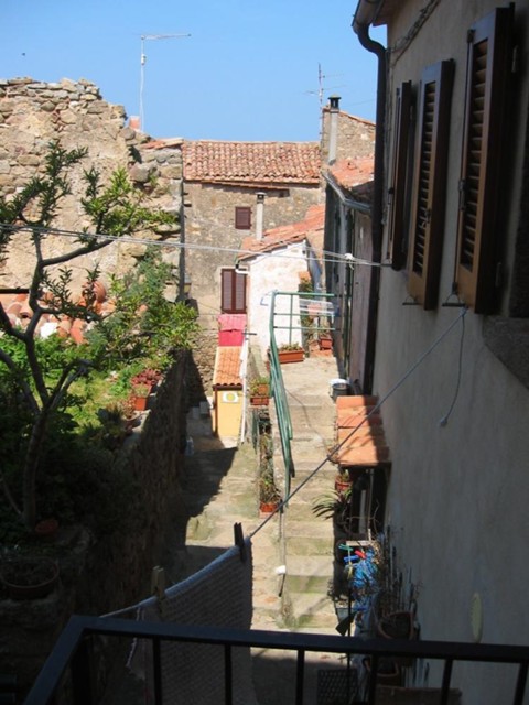 k2003_ms_0039.jpg_ix.med.jpg